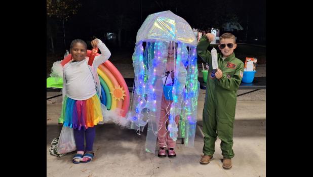 Ages 5 to 9 -- first place: Finlee Hicks (center), second place: Khyree Dye (left), and third place: Jackson Younger (right). Howell County News/ Amanda Mendez